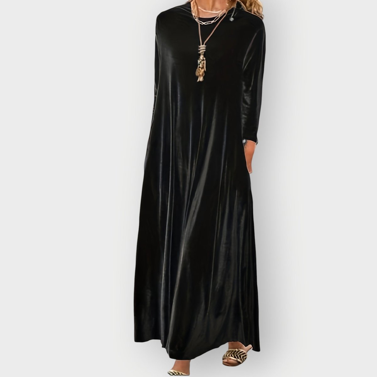 Velvet Maxi Dress with Long Sleeves, Crew Neck and Side Pockets in Black