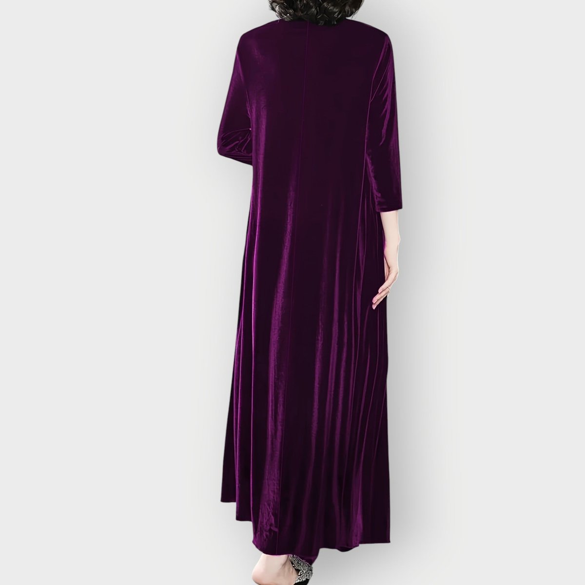 Velvet Maxi Dress with Long Sleeves, Crew Neck and Side Pockets in Purple